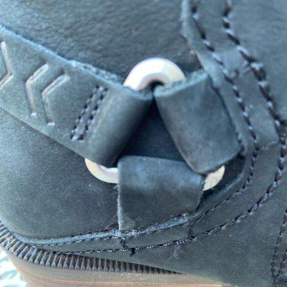 Teva Women’s Foxy Black Leather Booties 8.5 - Picture 9 of 14